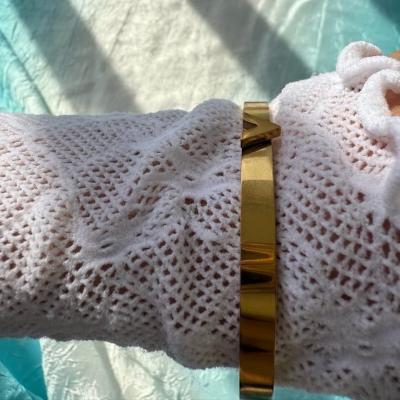 V Letters Bracelet | 316L Stainless Steel | Edgy & Modern - Picture 11 of 15